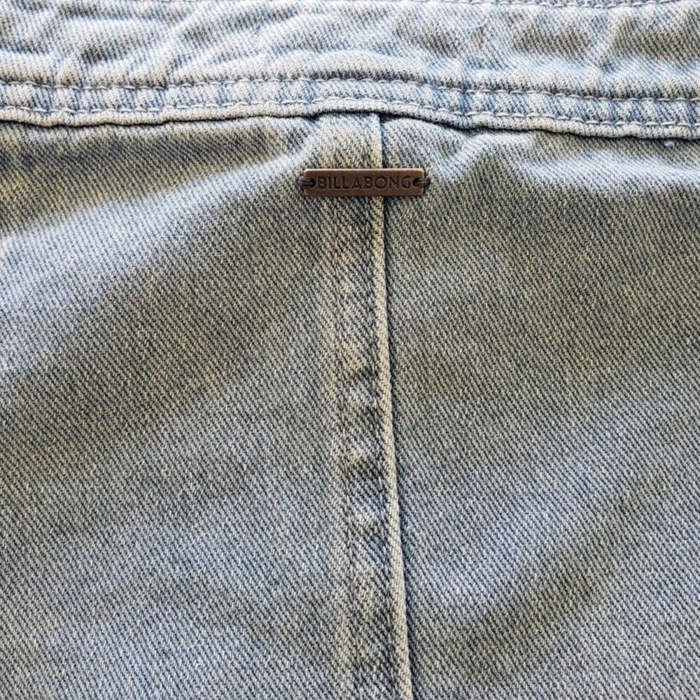Billabong Ride Right Skirt Size 26 Light Blue Denim Jean Full Front Zip - Picture 5 of 8